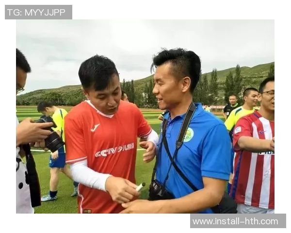 巅峰足球主持人揭秘背后的故事与赛事精彩瞬间的完美结合